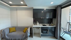 Standard-Apartment, 1 Schlafzimmer, Balkon, Poolblick | Innenbereich