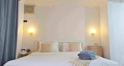 Newly opened 4 bedroom, 6 beds and 5 bathroom Villa in Bangkok