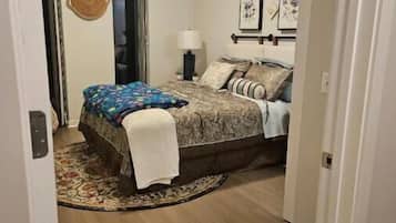 2 bedrooms, iron/ironing board, WiFi, bed sheets