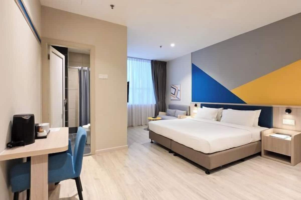 1 bedroom, desk, iron/ironing board, free WiFi