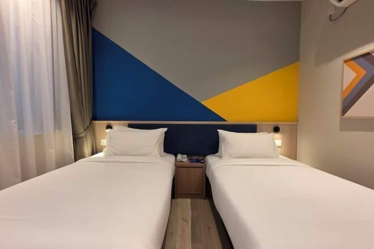 1 bedroom, desk, iron/ironing board, free WiFi