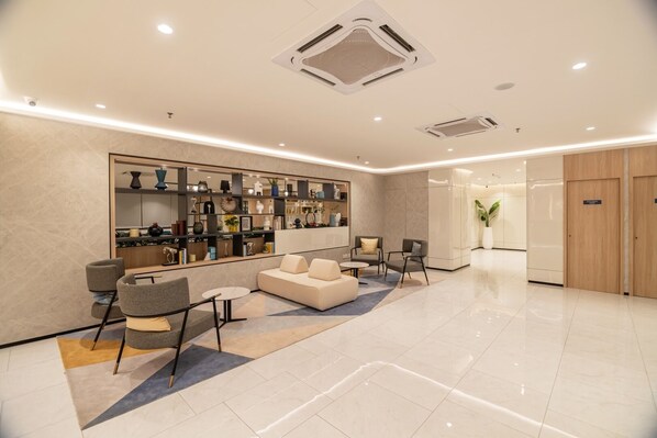 Reception - Fives Hotel Meldrum (Johor Bahru)