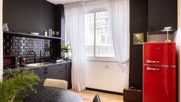 Studio | Private kitchen | Fridge, microwave, coffee/tea maker, electric kettle
