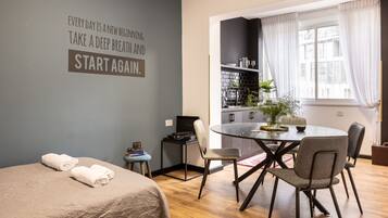 Studio | Cots/infant beds, free WiFi, bed sheets