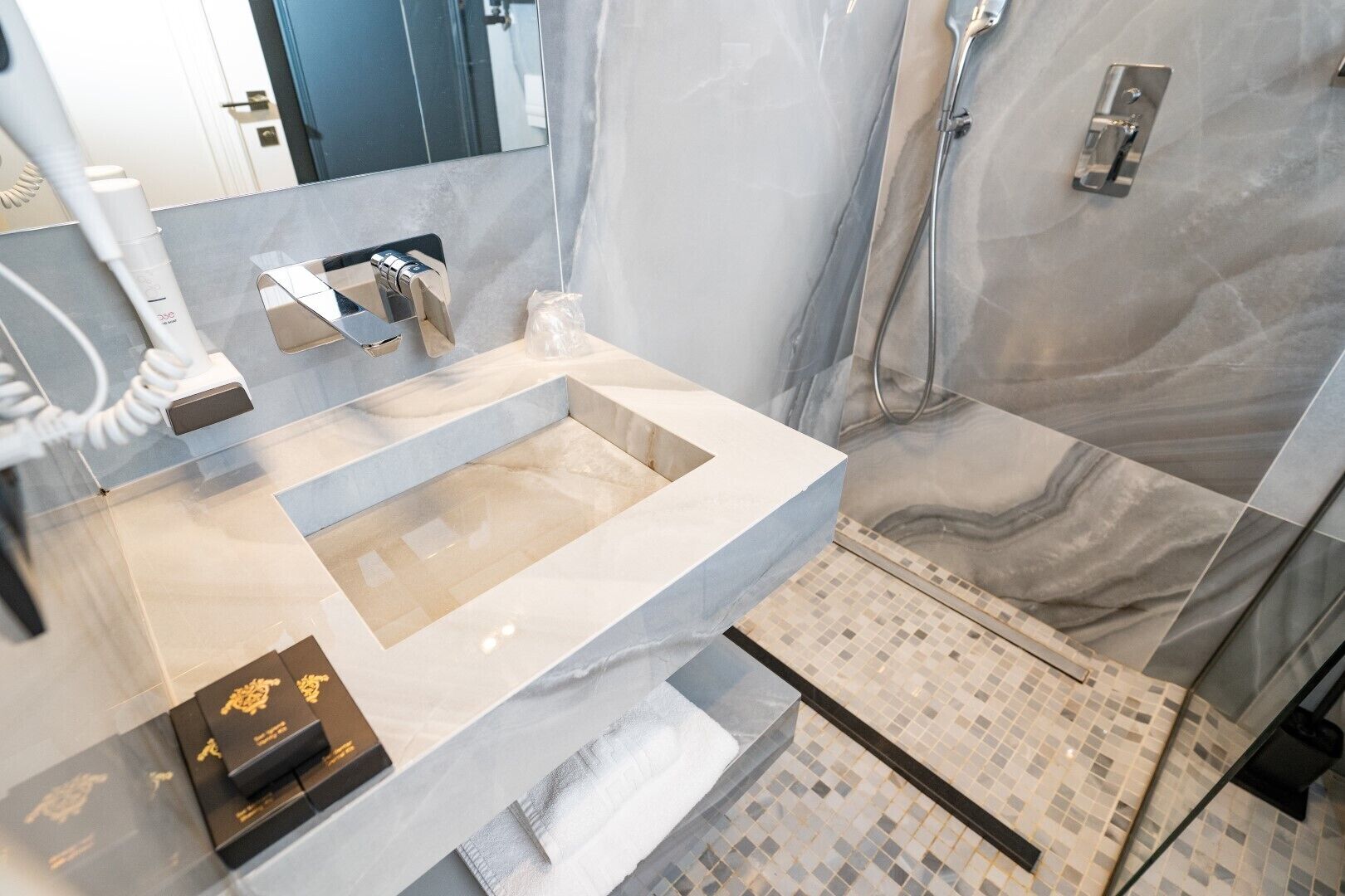 basic room | bathroom | shower, free toiletries, hair dryer, bathrobes