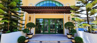 siri grand bangkok hotel