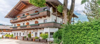 Rustic Tyrolean guesthouse only 300m from the ski lift