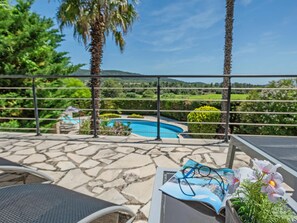 Terrace/patio - Villa with private pool and vineyard views (Beaufort)