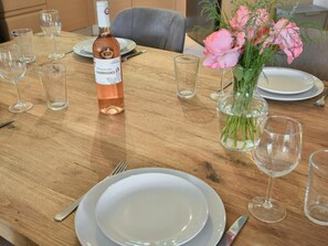 Dining - Villa with private pool and vineyard views (Beaufort)