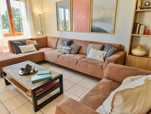 TV - Villa with private pool and vineyard views (Beaufort)