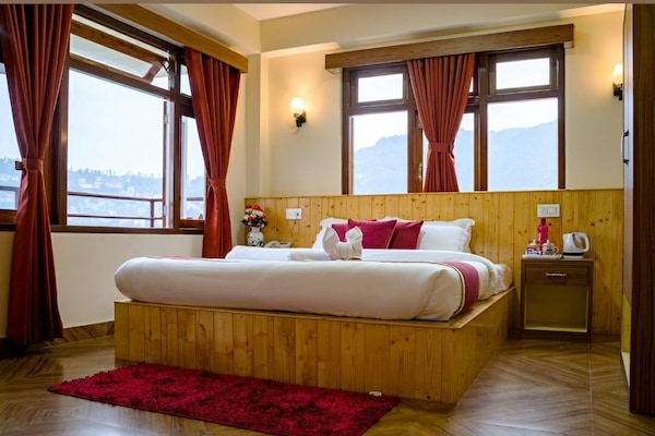 Executive Double Room | Premium bedding, down comforters, individually decorated