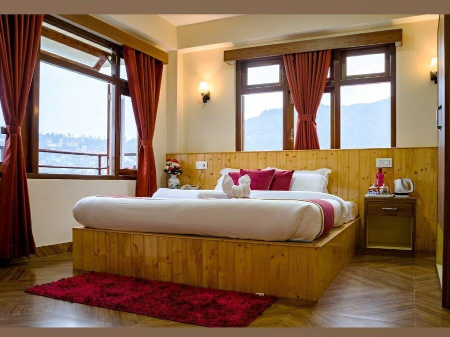 Executive Double Room | Premium bedding, down comforters, individually decorated