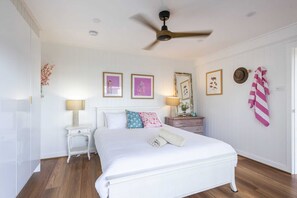 4 bedrooms, iron/ironing board, WiFi, bed sheets - Bimbajong Yamba - Oceanstays (Yamba)