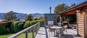 Hāwea Lakehouse - Lake Hāwea Holiday Home