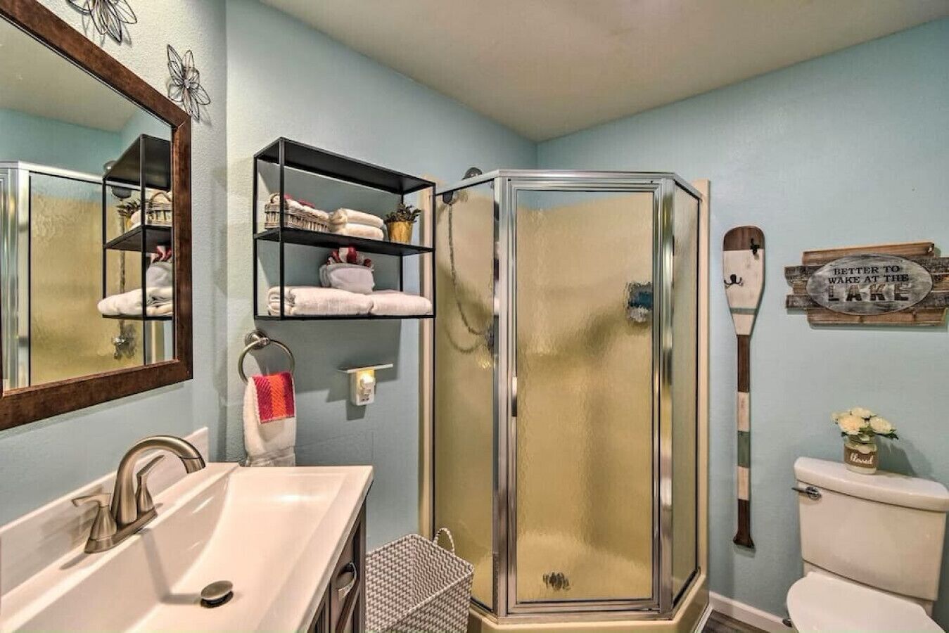 Hair dryer, towels