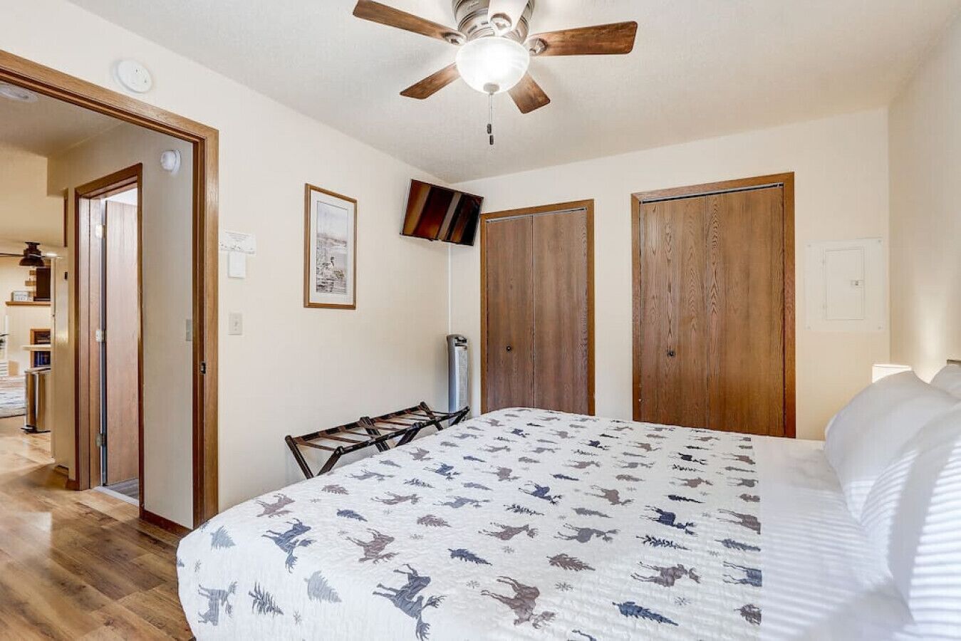 1 soverom, strykejern/-brett, reiseseng for barn og wi-fi