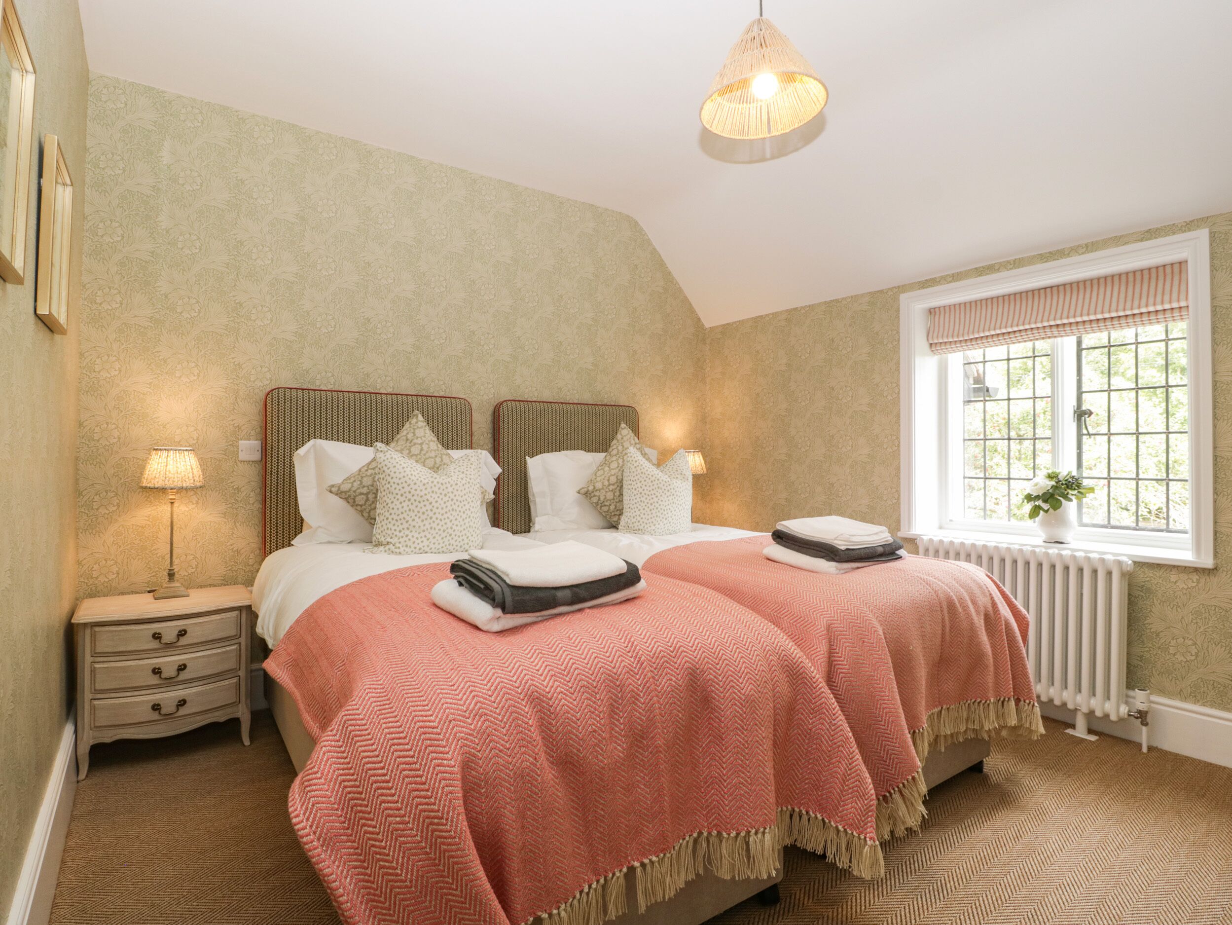 3 bedrooms, WiFi (free), individually decorated, individually furnished