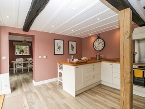 Dining - Lavender Cottage (Malvern)