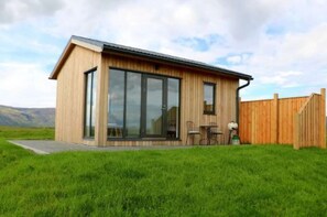 Unclassified image, 4 of 6, button - Cottages built for privacy and unobstructed views (Bláskógabyggð)