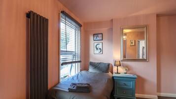 2 habitaciones, decoración personalizada y muebles diferentes