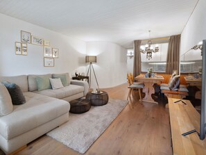 TV - Verbena Apt 4 by Interhome (Davos)