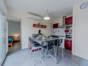 Frigorifero, microonde, forno, tostapane