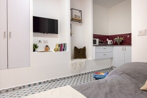 开间 | 免费 WiFi、床单