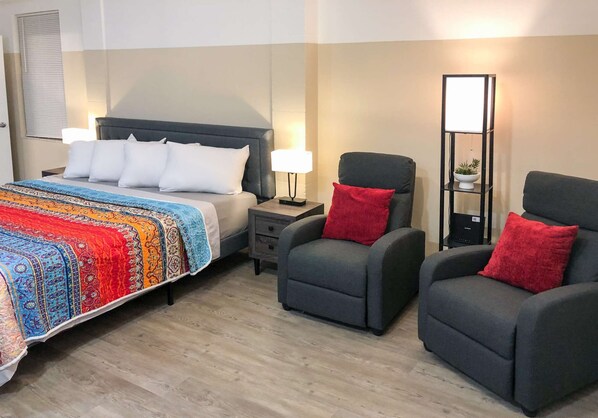 1 bedroom, desk, WiFi, bed sheets