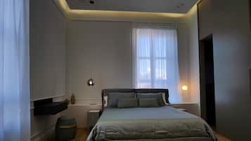 Deluxe Room | Egyptian cotton sheets, premium bedding, down comforters, pillowtop beds