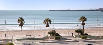 Apartamento '1a Linea Valdelagrana' con vistas al mar, piscina compartida y Wi-Fi