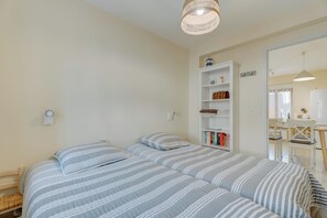 2 slaapkamers, een strijkplank/strijkijzer, gratis wifi, beddengoed
