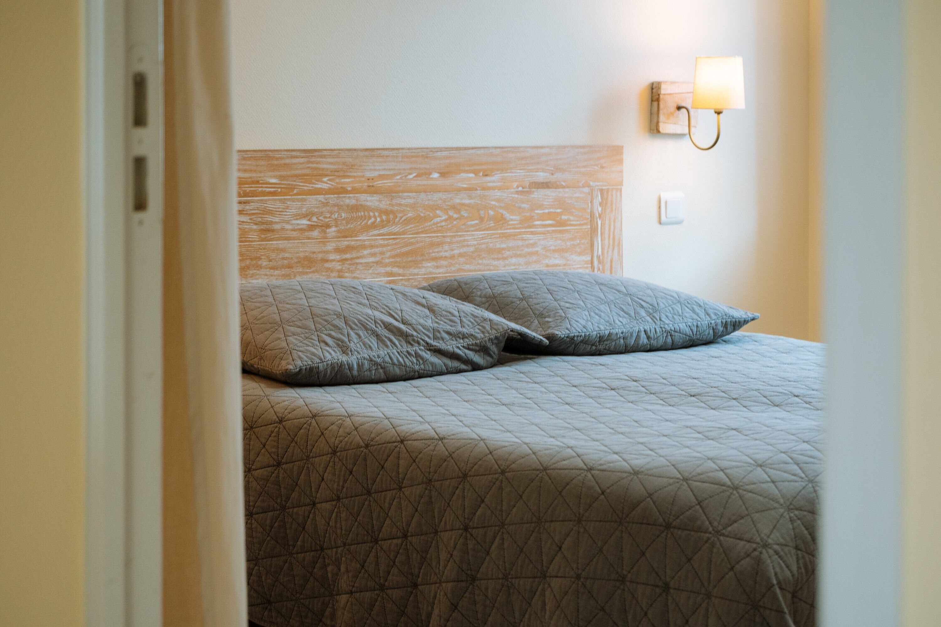 2 slaapkamers, een strijkplank/strijkijzer, gratis wifi, beddengoed