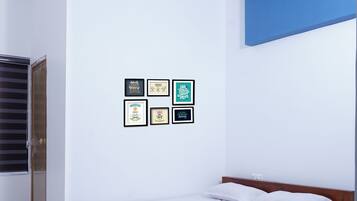 1 bedroom, desk, iron/ironing board, WiFi