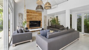 Unclassified image, 3 of 25, button - Cuci Mata Villa by Hombali (Seminyak)