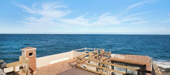 Vacation Home "Casa Tenerife Primera Linea" with Sea View, 3 Private Terraces & Wi-Fi