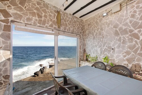 Maison de vacances "Casa Tenerife Première Ligne" avec vue sur la mer, 3 terrasses privées et Wi-Fi