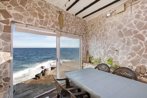 Maison de vacances "Casa Tenerife Première Ligne" avec vue sur la mer, 3 terrasses privées et Wi-Fi