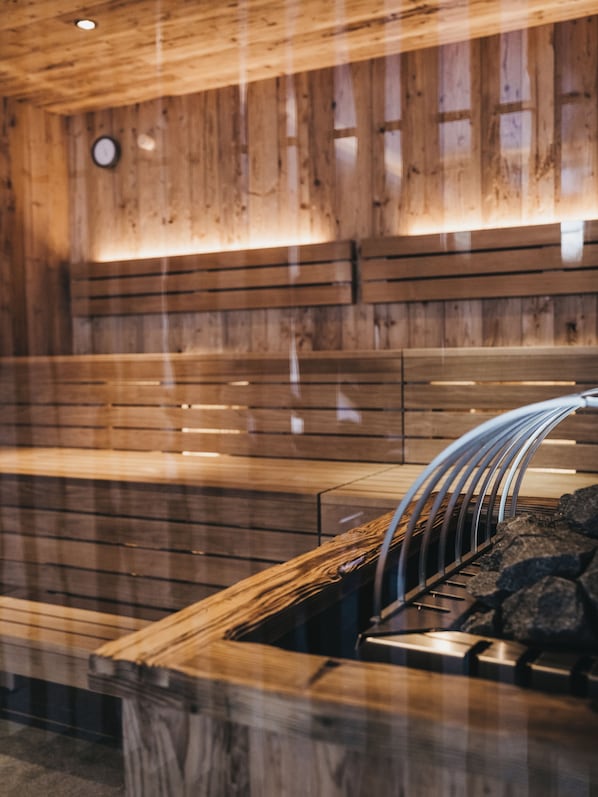 Sauna, steam room