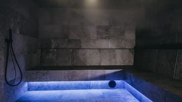 Sauna, steam room