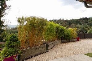 Property grounds - Riverside Chalet Retreat (Le Cheylard)