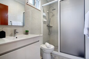 تجهيزات دش، مجففات شعر، مناشف