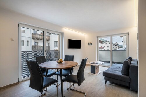 Ferienwohnung "Lamm 4" mit Bergblick, Balkon und WLAN