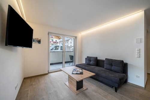 Apartment "Lamm 4" with Mountain View, Balcony & Wi-Fi