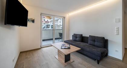 Apartment "Lamm 4" with Mountain View, Balcony & Wi-Fi