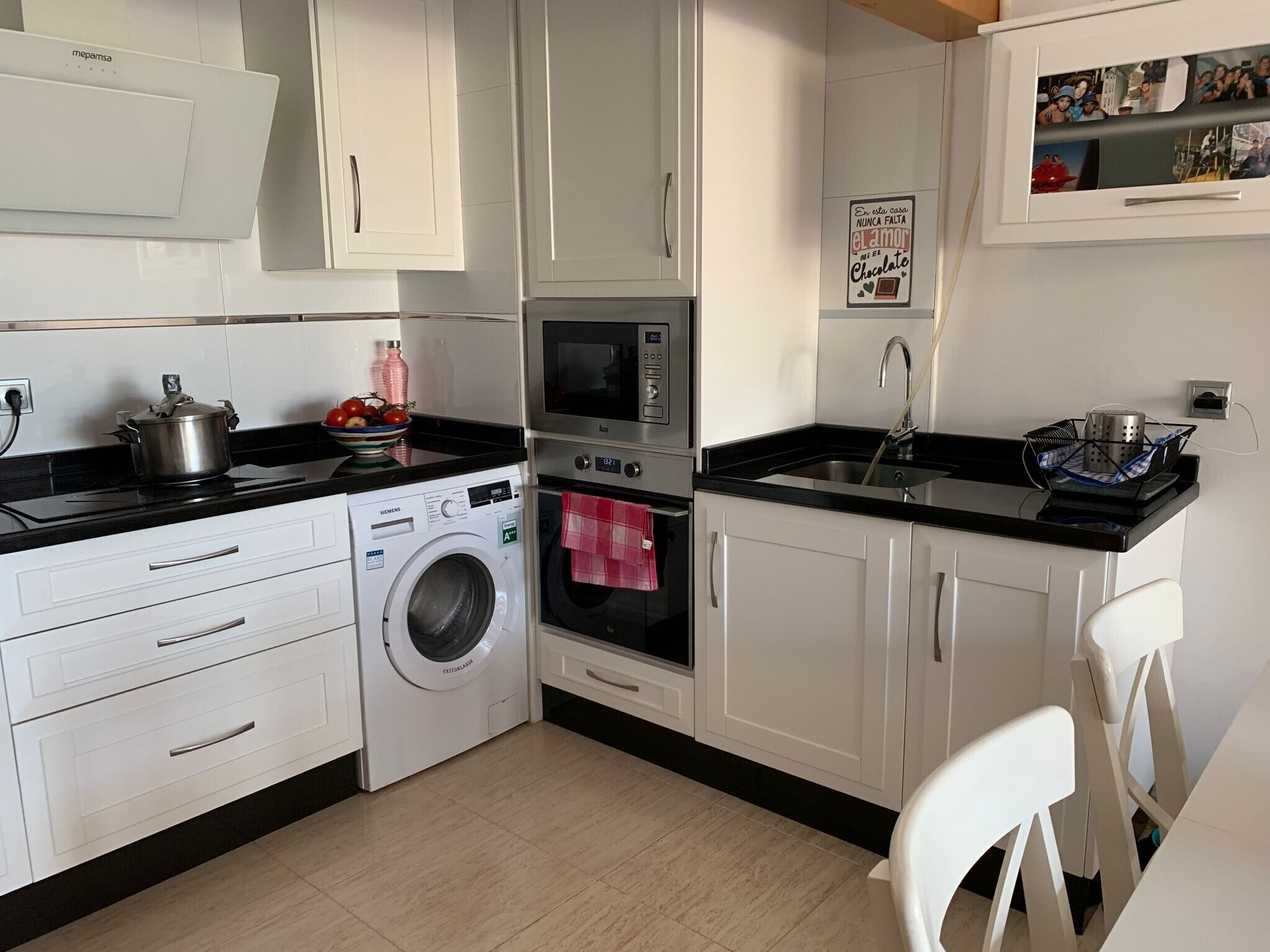 Frigorífic, microones, forn i placa de cuina 