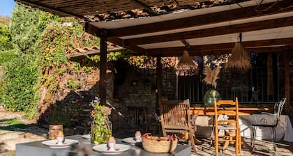 Villa 'La Finca' with Private Pool, Private Terrace and Wi-Fi