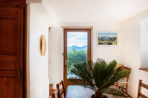 Dining - Villa 'La Finca' with Private Pool, Private Terrace and Wi-Fi (Montferrer)