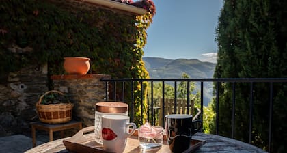 Villa "Casablanca" avec vue sur les montagnes, piscine privée et Wi-Fi