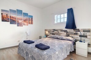 1 bedroom, free WiFi, bed sheets - Vacation Apartment 'Capitán Pepito 2' with Balcony and Wi-Fi (Las Palmas de Gran Canaria)