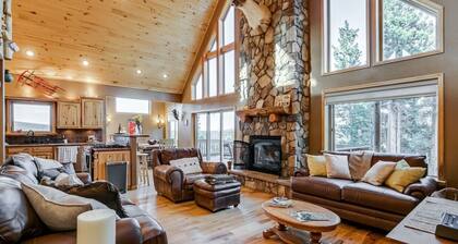 Dory Lakes · Breathtaking Views Hot Tub, Pool Table, Fireplace